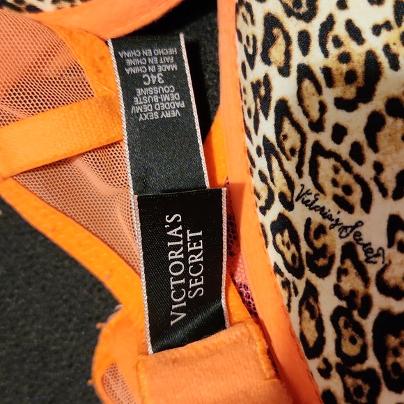 Two Victoria Secret Bras 34C - Picture 6 of 13